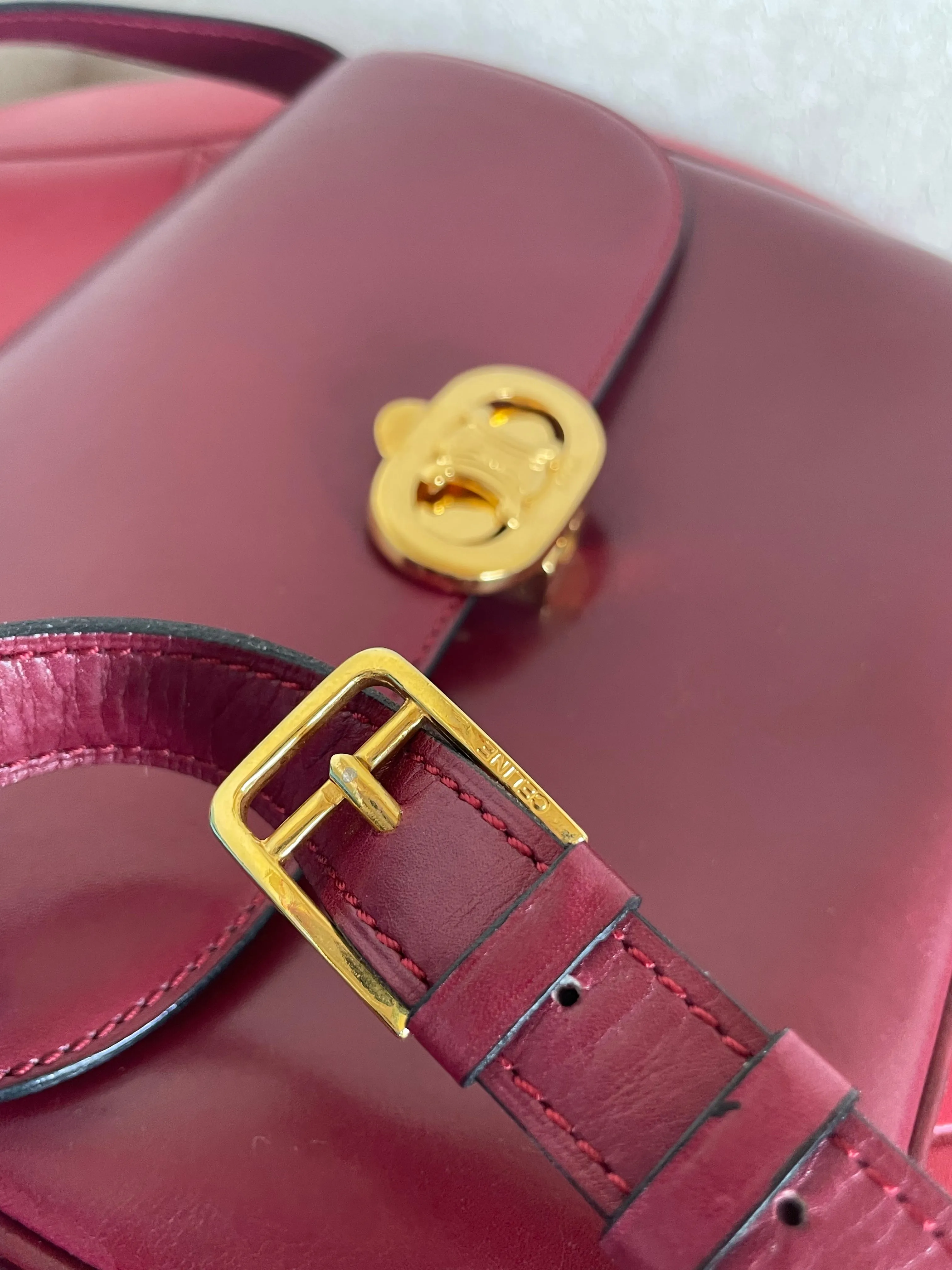 MINT. Vintage Celine wine red leather shoulder bag, clutch purse with wine and golden logo. Perfect elegance for your daily use. 050215ya1