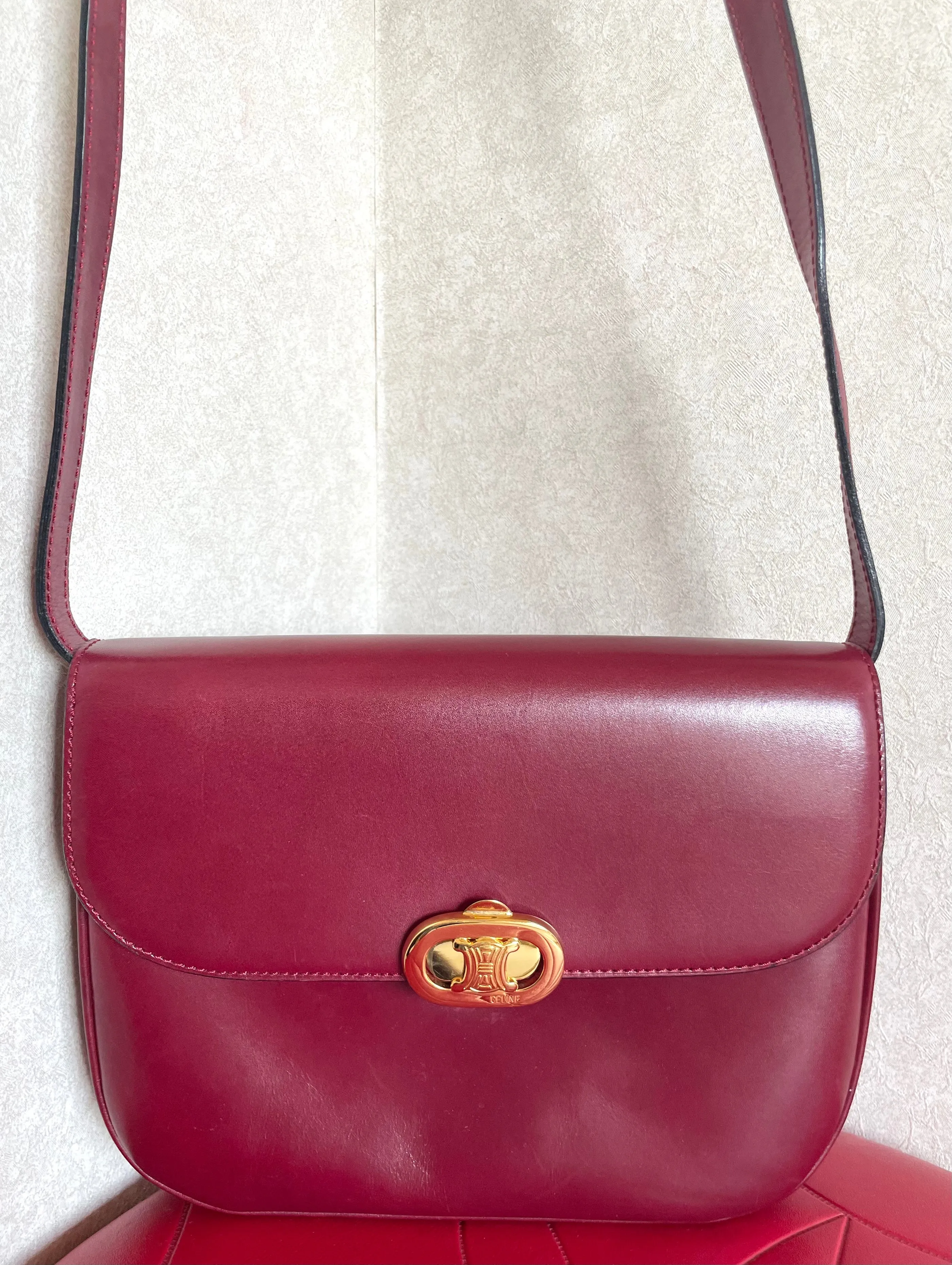 MINT. Vintage Celine wine red leather shoulder bag, clutch purse with wine and golden logo. Perfect elegance for your daily use. 050215ya1