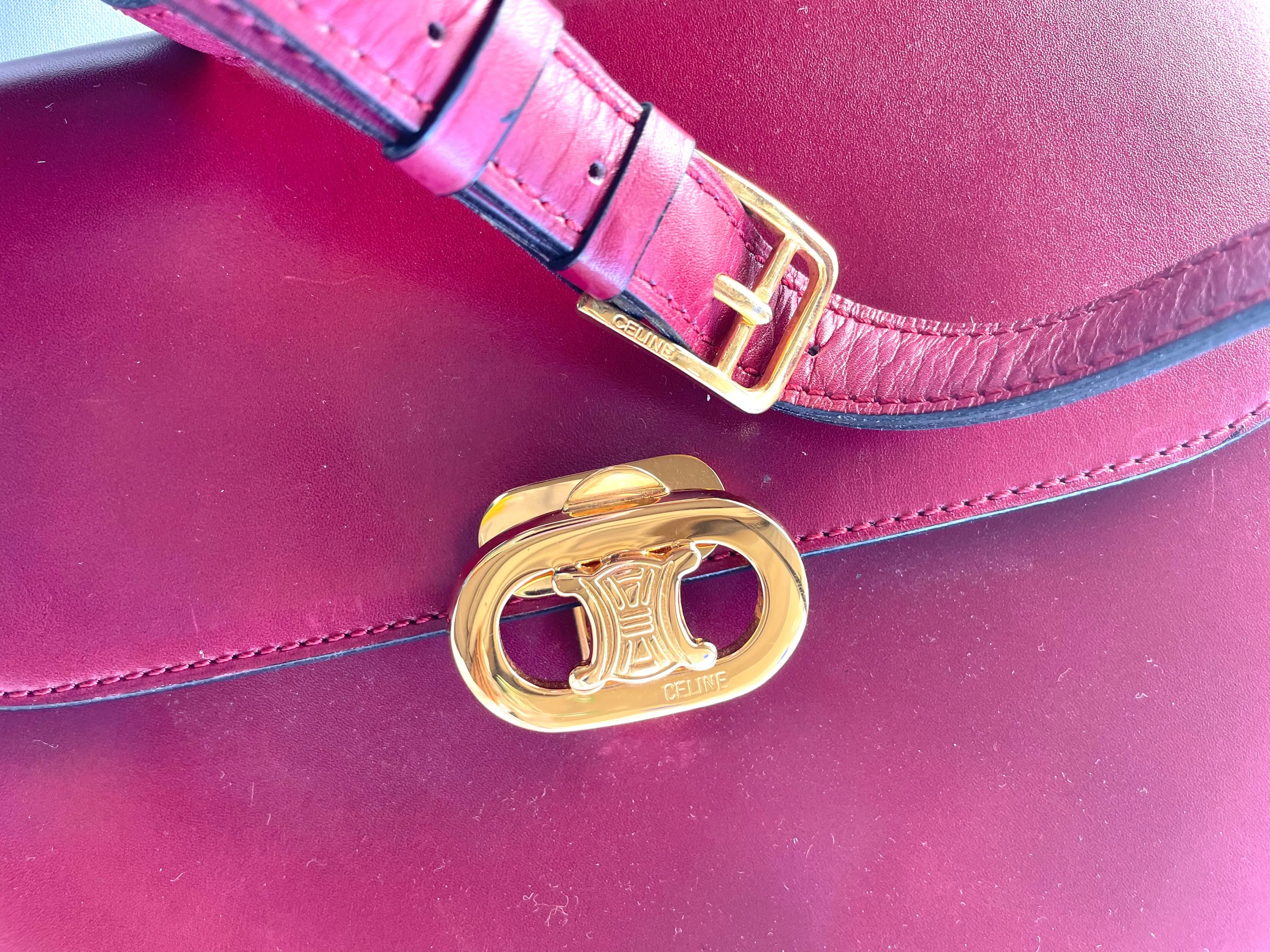 MINT. Vintage Celine wine red leather shoulder bag, clutch purse with wine and golden logo. Perfect elegance for your daily use. 050215ya1