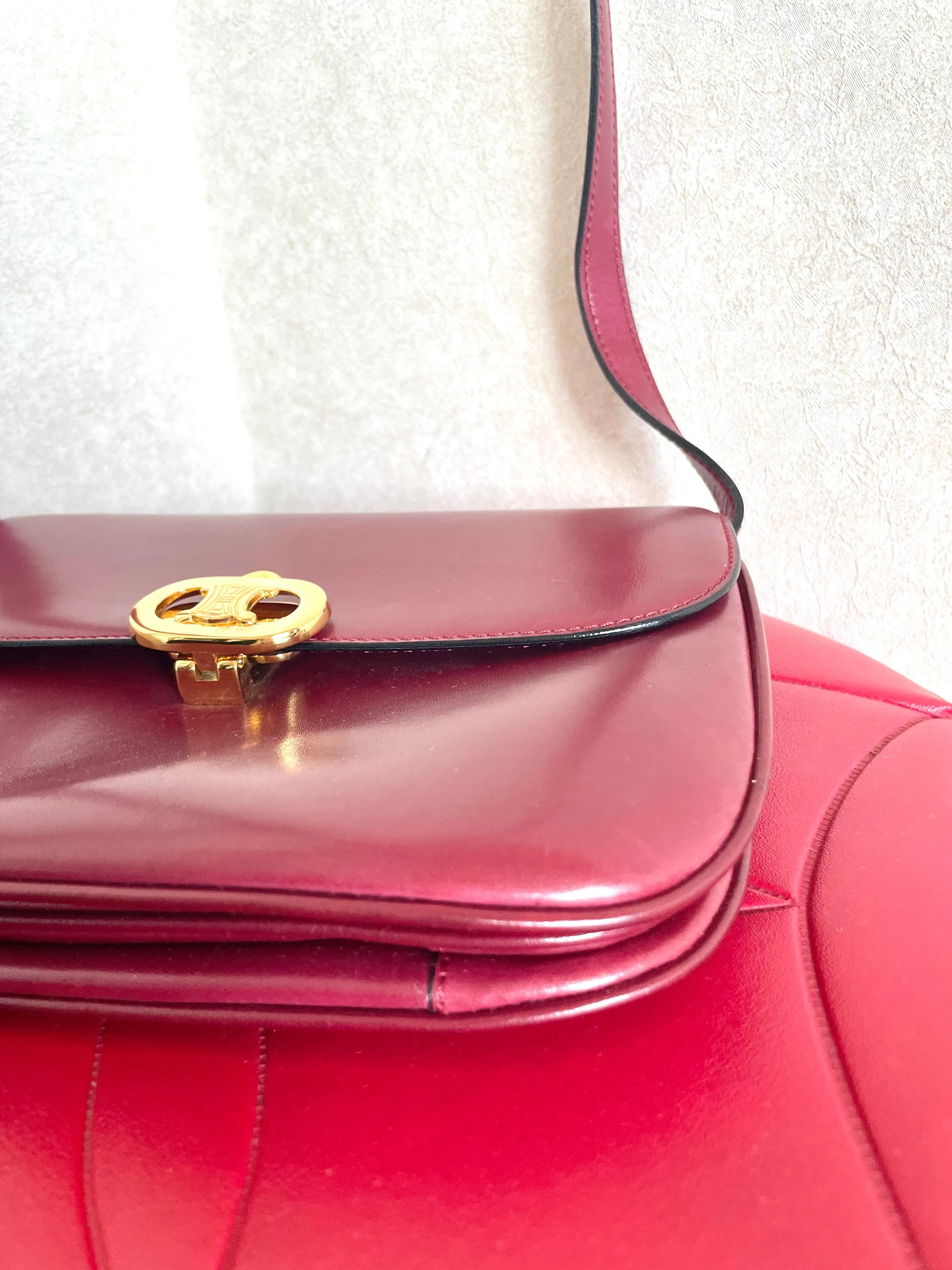 MINT. Vintage Celine wine red leather shoulder bag, clutch purse with wine and golden logo. Perfect elegance for your daily use. 050215ya1