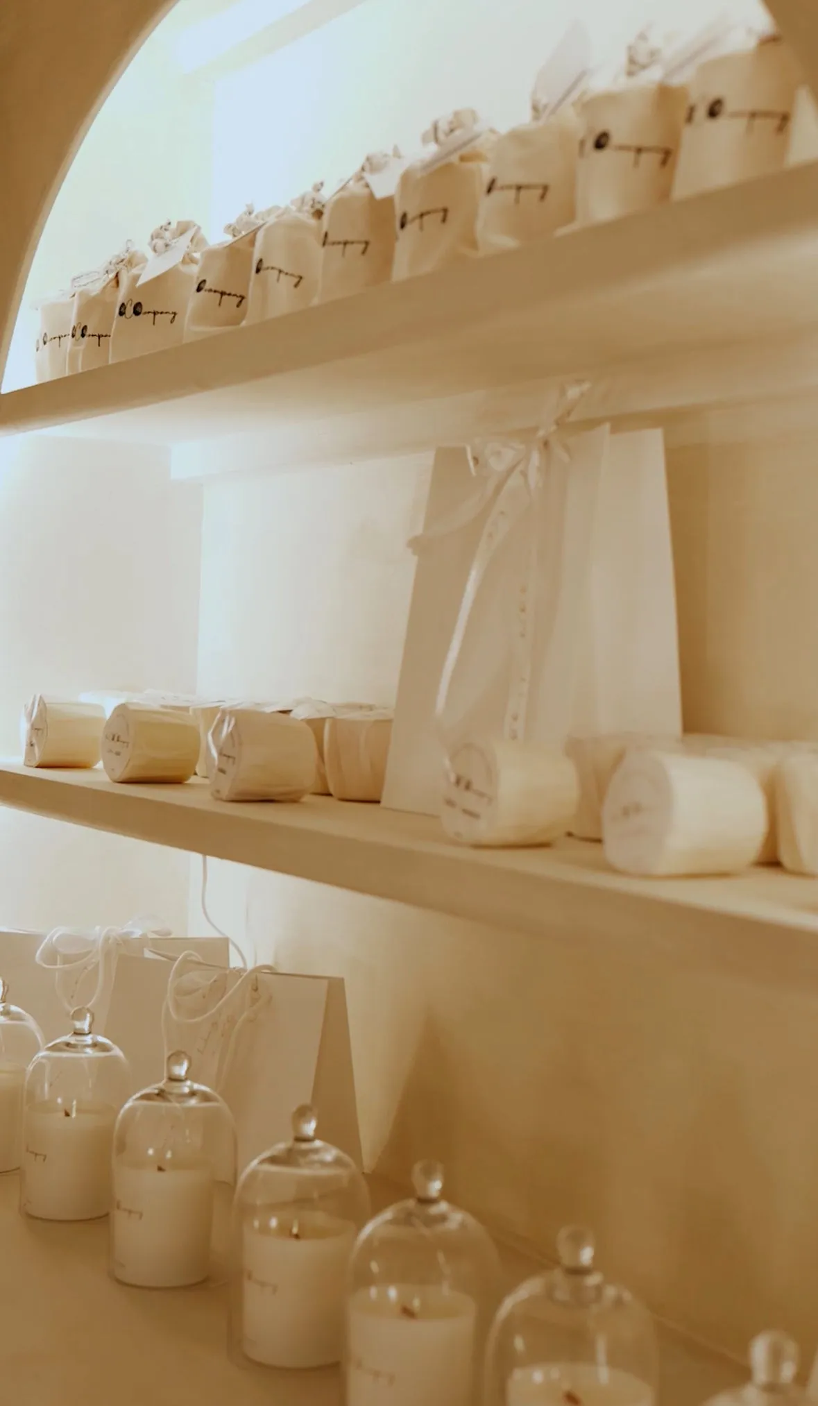 NEW * COCO'S Luxury Coconut Wax Candle