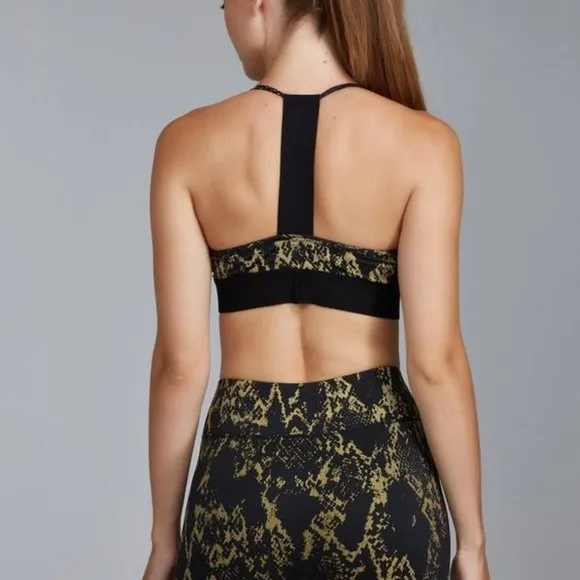 Noli Yoga Reflective Cobra Sports Bra t-back top Gold/Black Medium 6-8 NWT