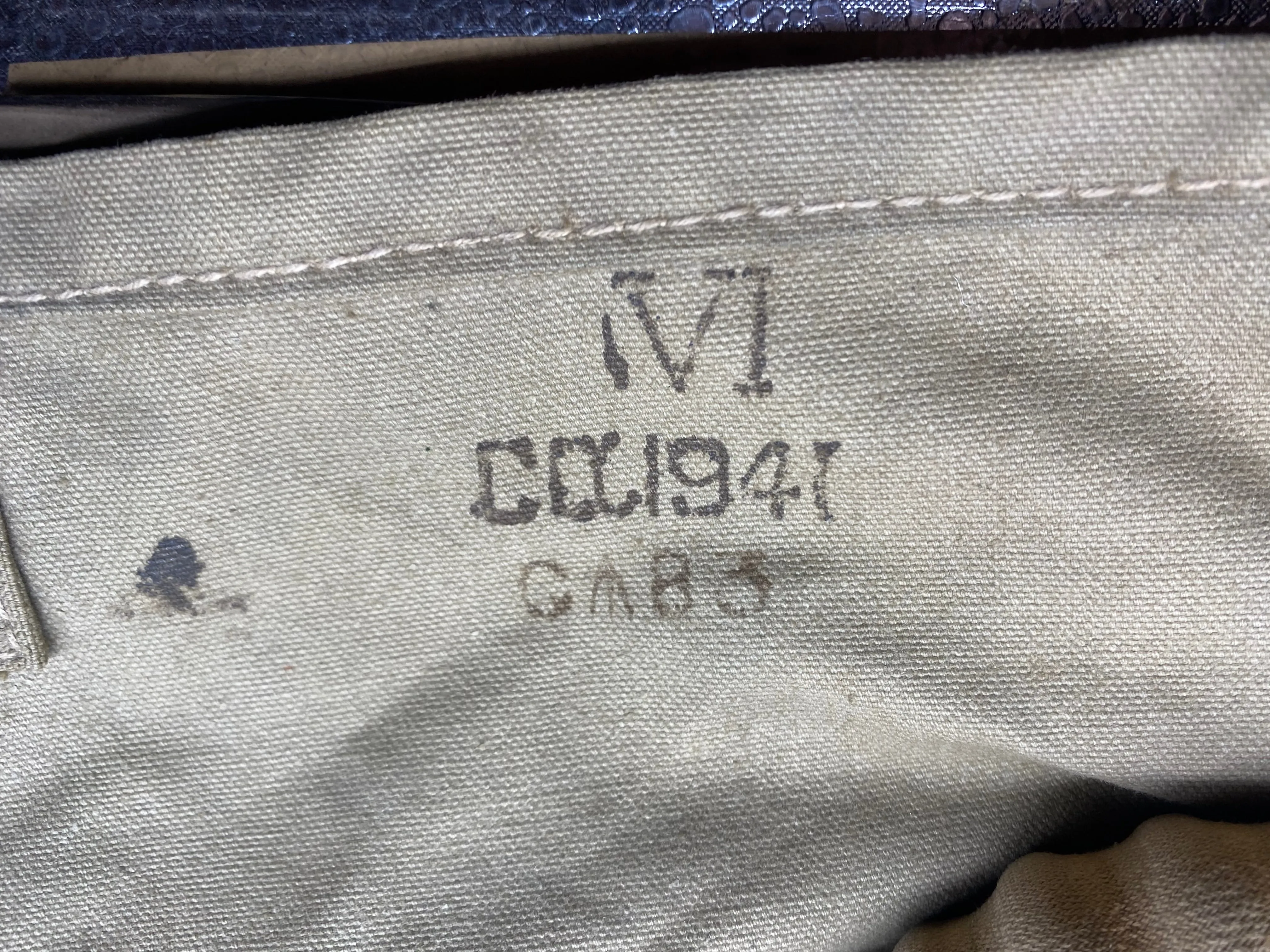 Original WW2 Dated British Army Long-Hose Gas Mask in 1941 Dated Bag