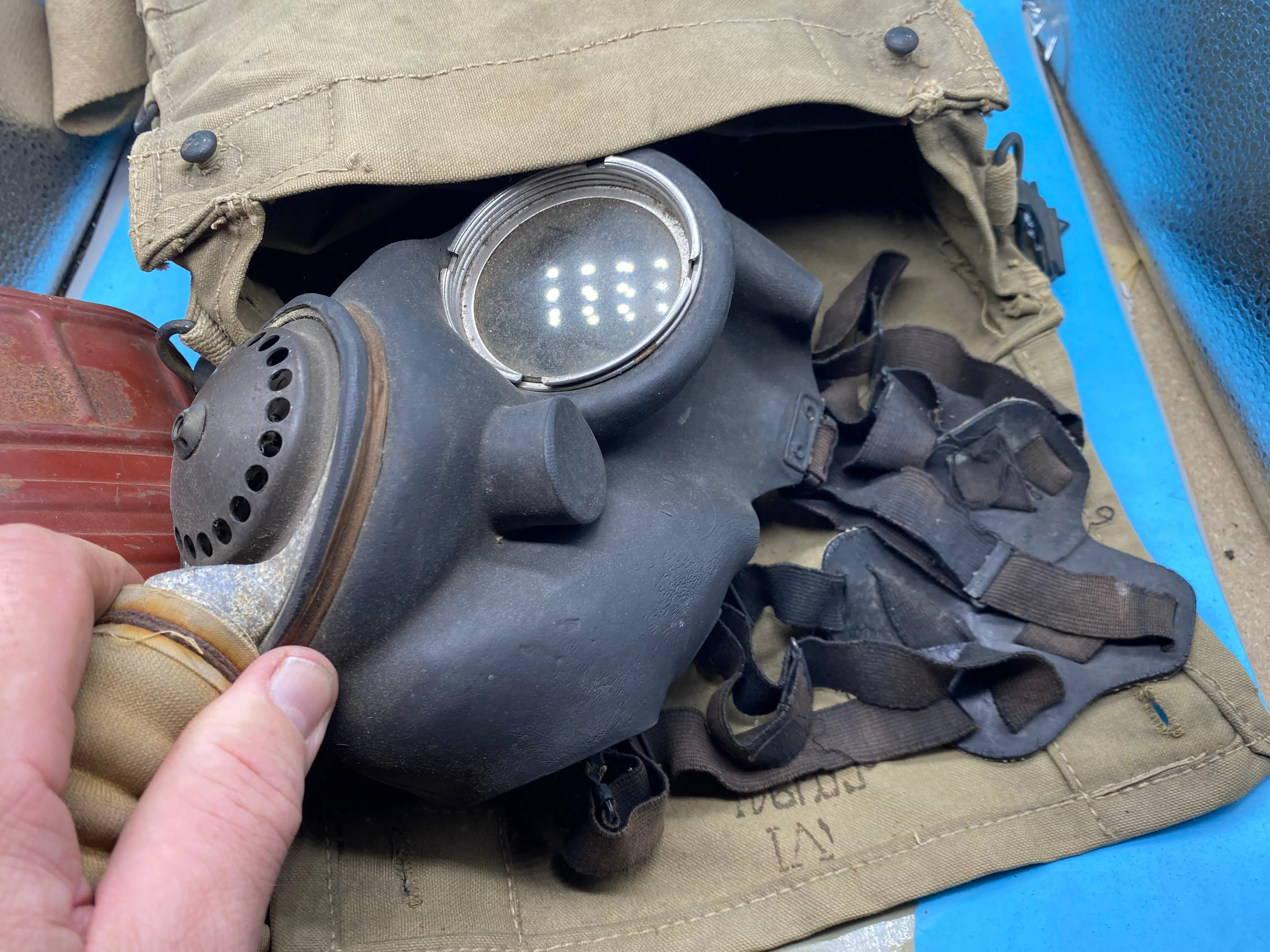Original WW2 Dated British Army Long-Hose Gas Mask in 1941 Dated Bag
