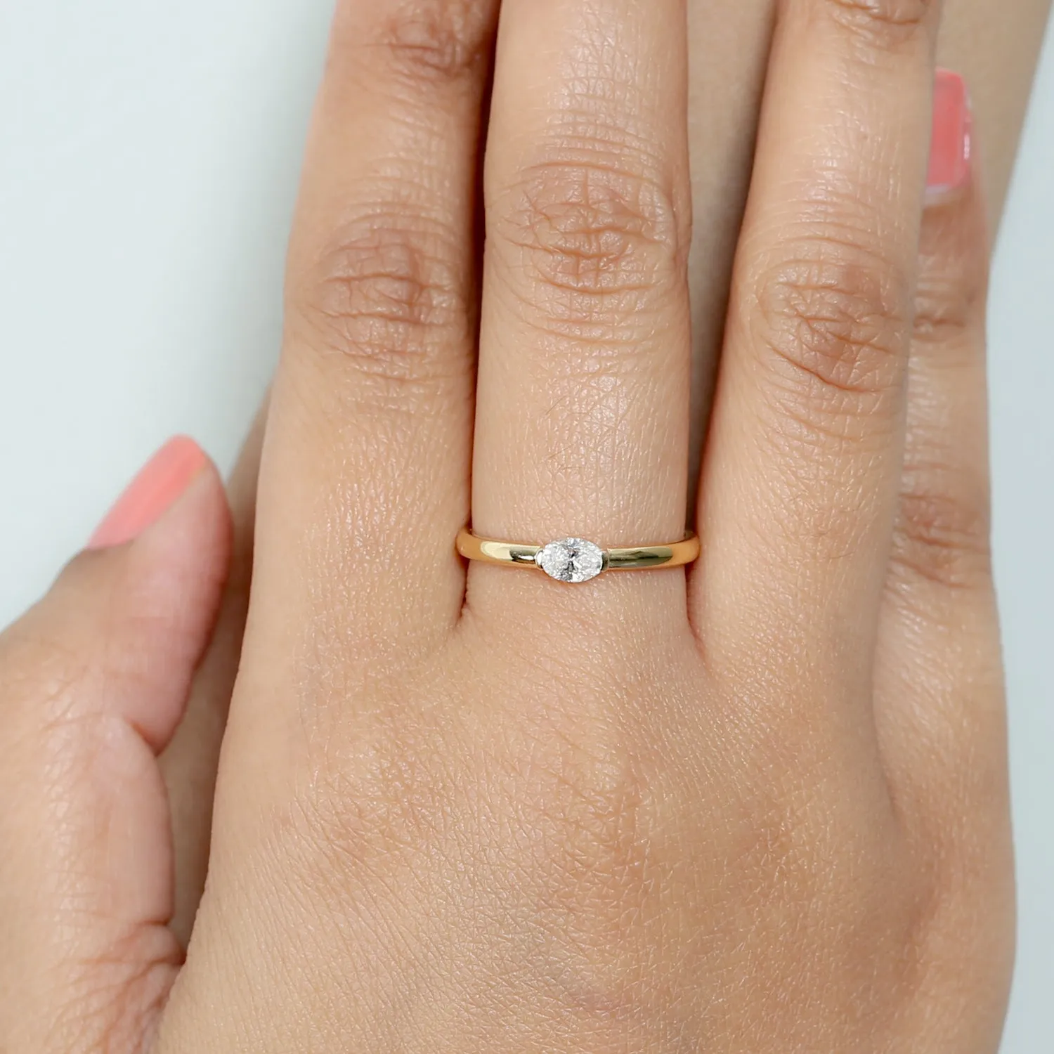 Oval Cut Rose Diamond Sleek Band Ring in 18k Yellow Gold For Her