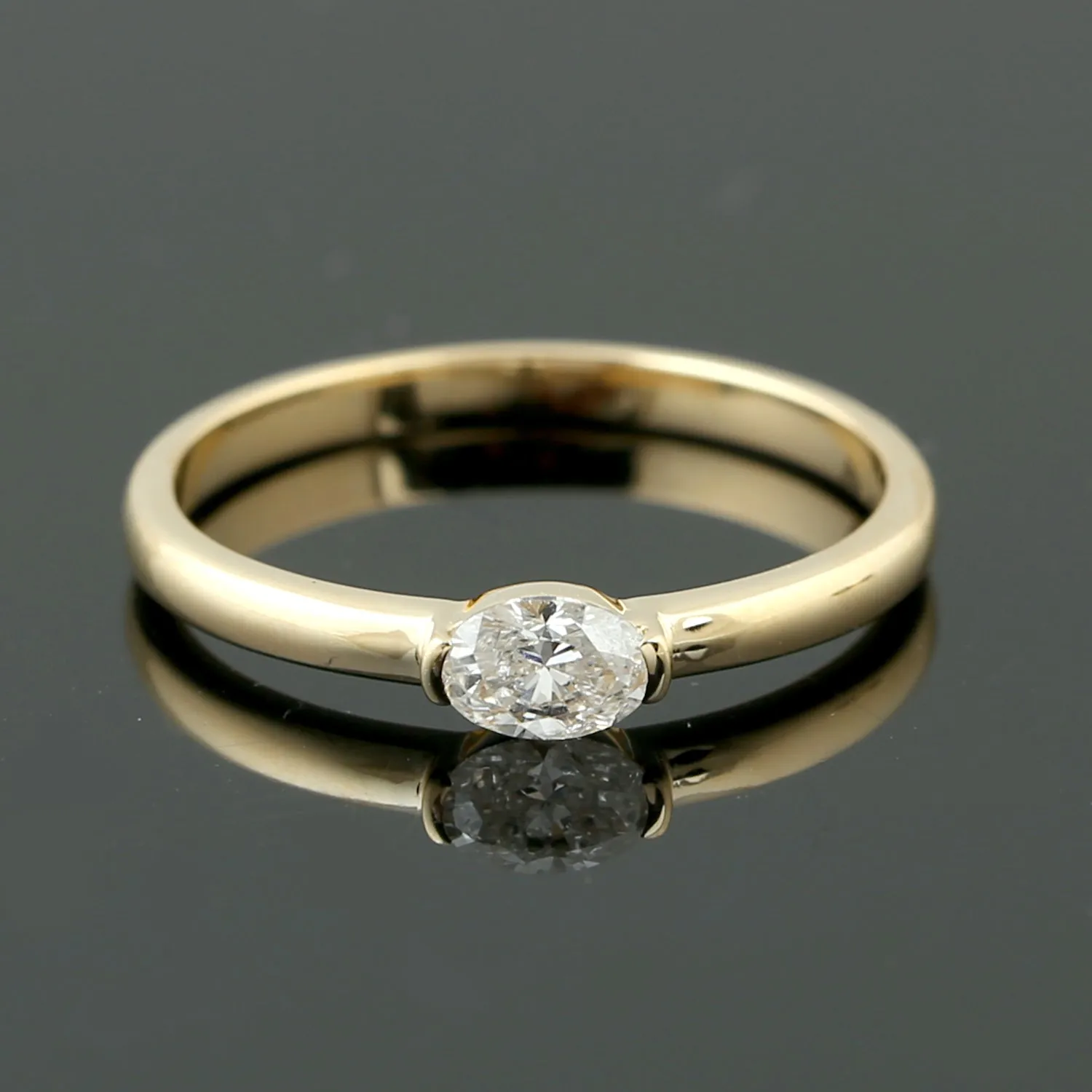 Oval Cut Rose Diamond Sleek Band Ring in 18k Yellow Gold For Her