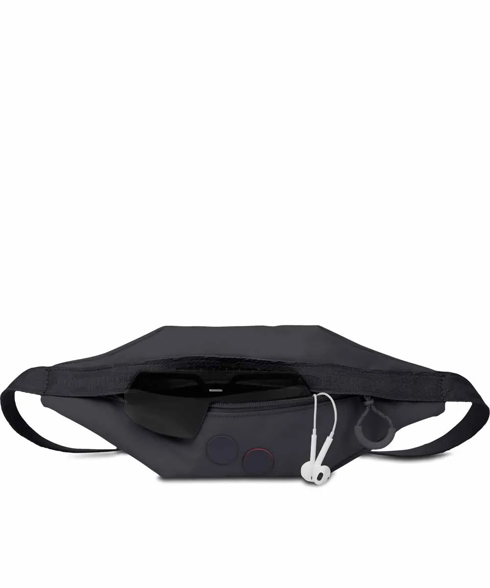 Pinqponq Nik Gürteltasche aus recycelten PET-Flaschen