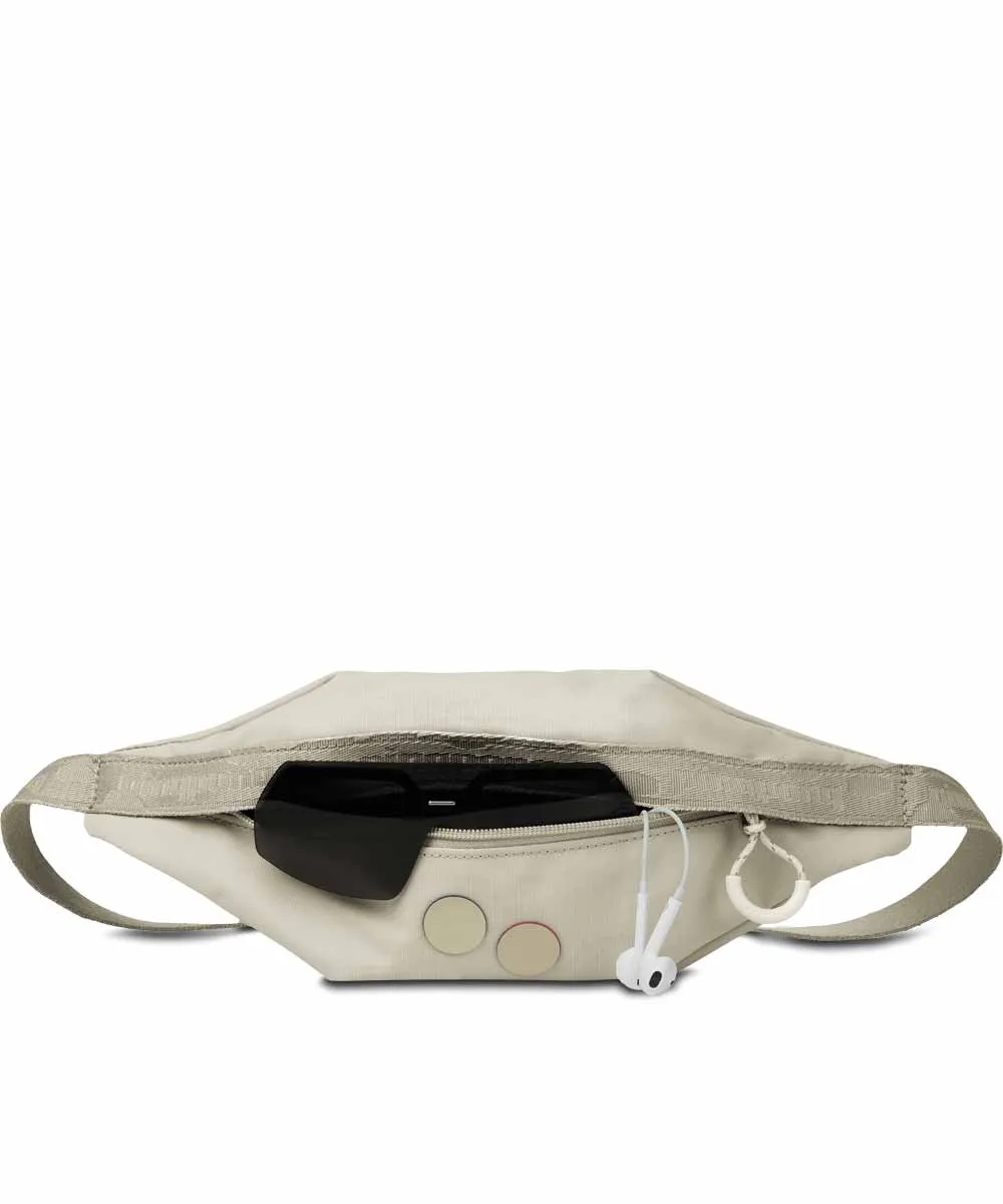 Pinqponq Nik Gürteltasche aus recycelten PET-Flaschen