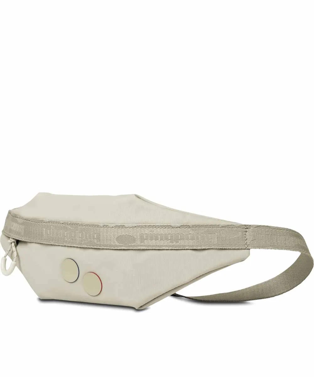 Pinqponq Nik Gürteltasche aus recycelten PET-Flaschen