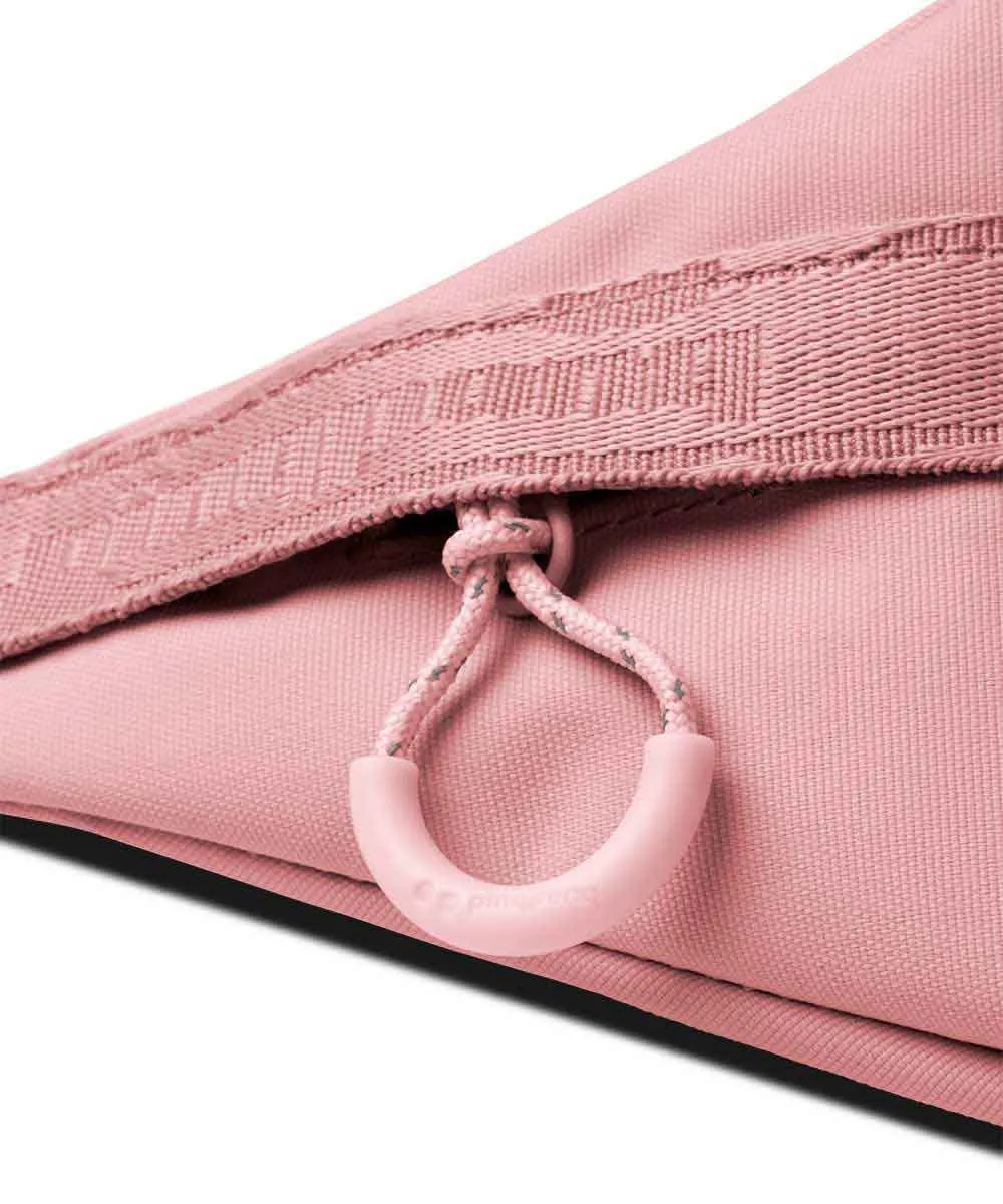 Pinqponq Nik Gürteltasche aus recycelten PET-Flaschen