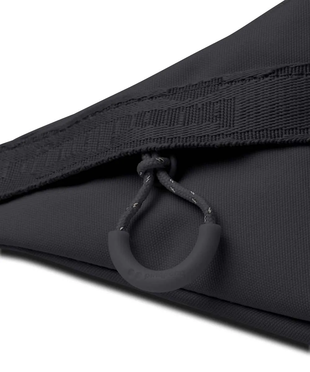 Pinqponq Nik Gürteltasche aus recycelten PET-Flaschen