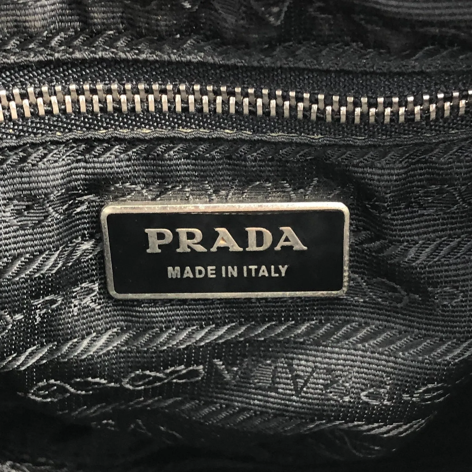 PRADATriangle Logo Small Shoulder bag Black Vintage fsngjy