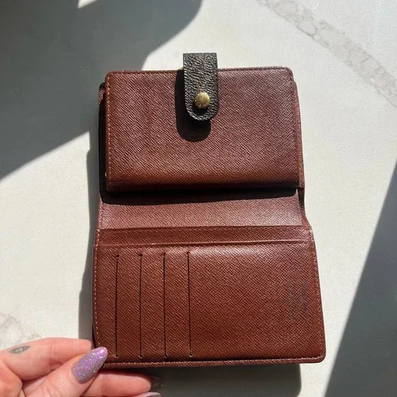 PREOWNED Louis Vuitton Brown Monogram Kiss Lock Wallet