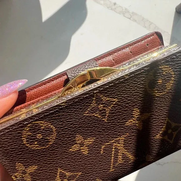 PREOWNED Louis Vuitton Brown Monogram Kiss Lock Wallet