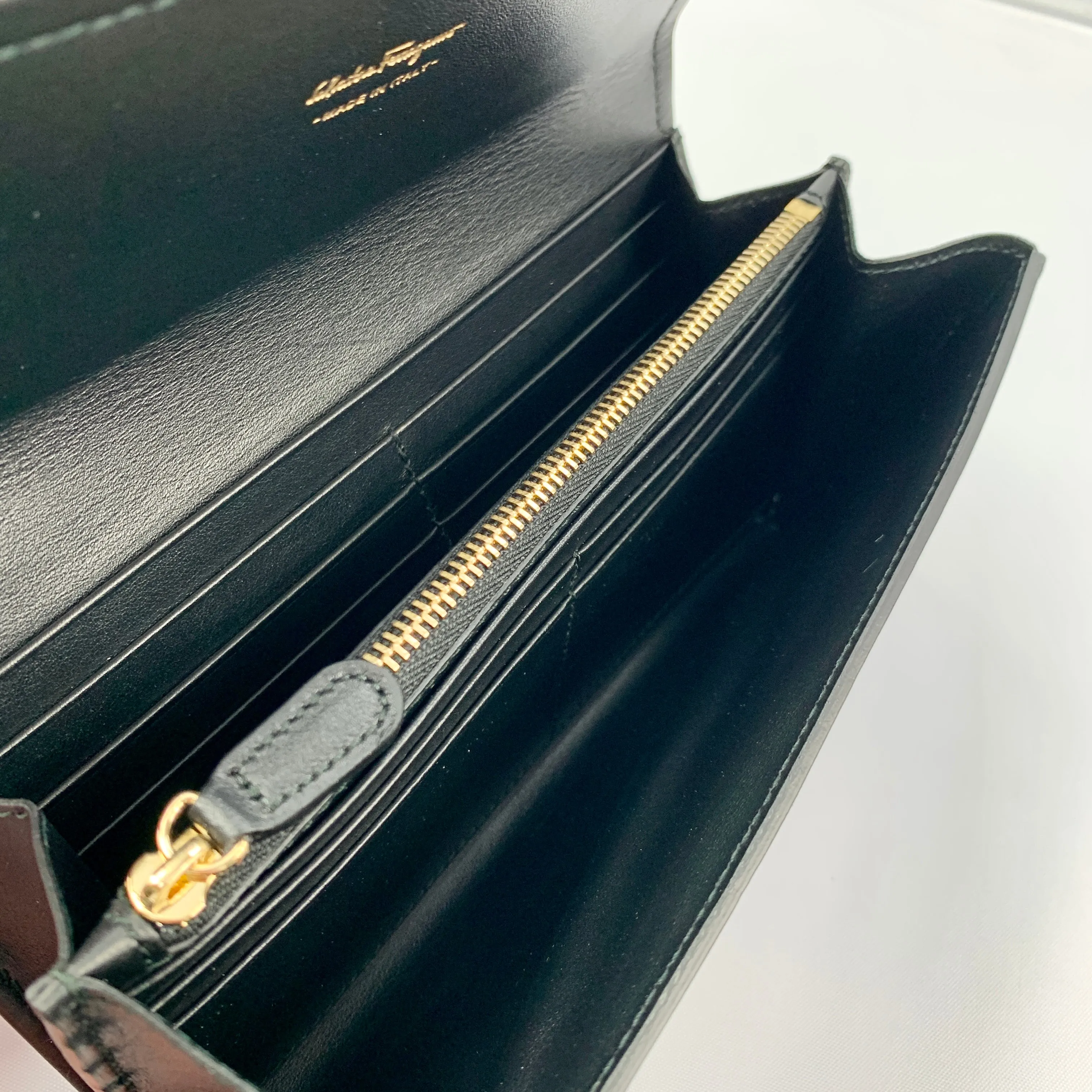 Salvatore Ferragamo Vara Bow Portfolio Continental Flap Wallet in Black