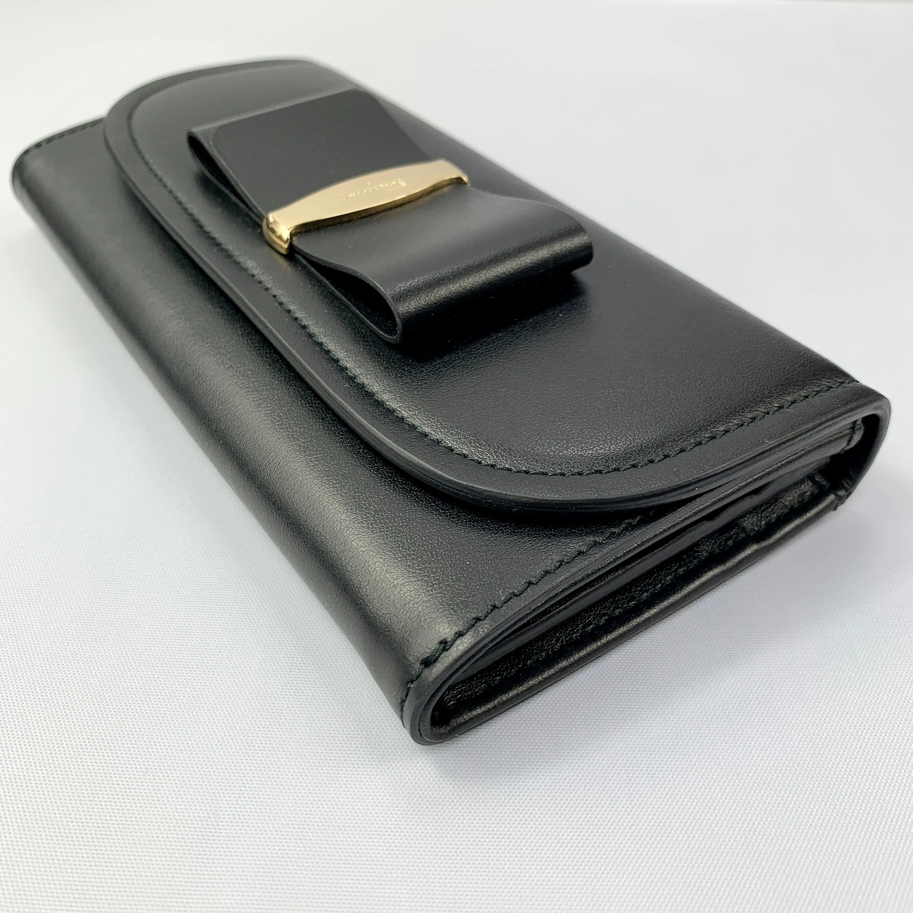 Salvatore Ferragamo Vara Bow Portfolio Continental Flap Wallet in Black
