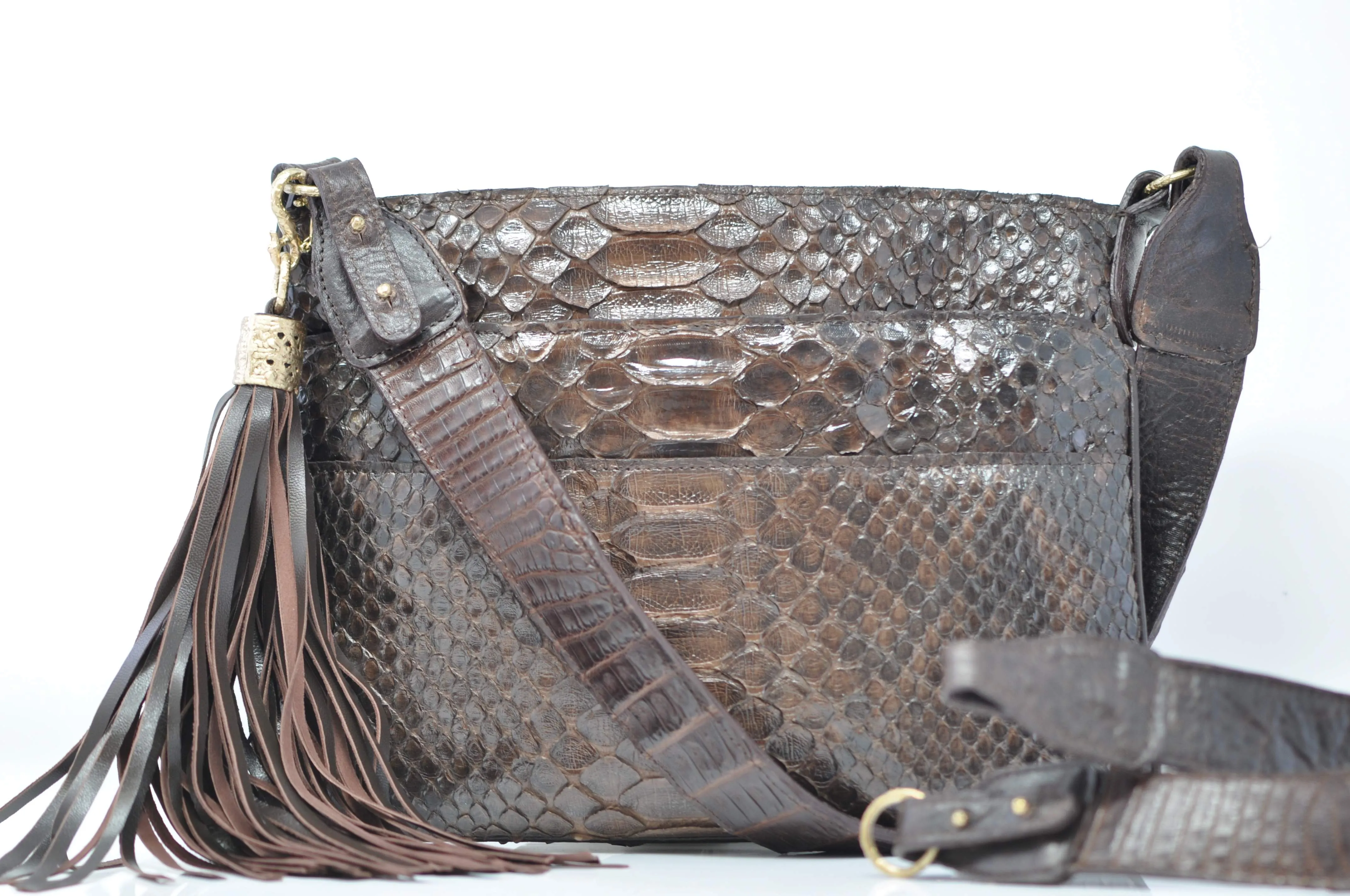 SLIPPOCKET CROSSBODY IN BROWN CAIMAN