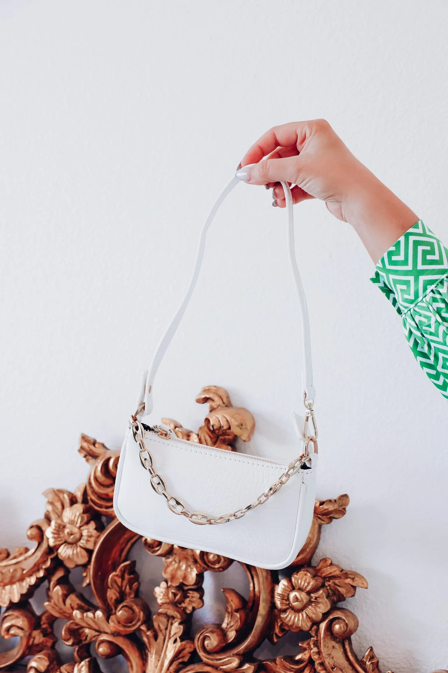 Sweet And Simple Shoulder Bag - White