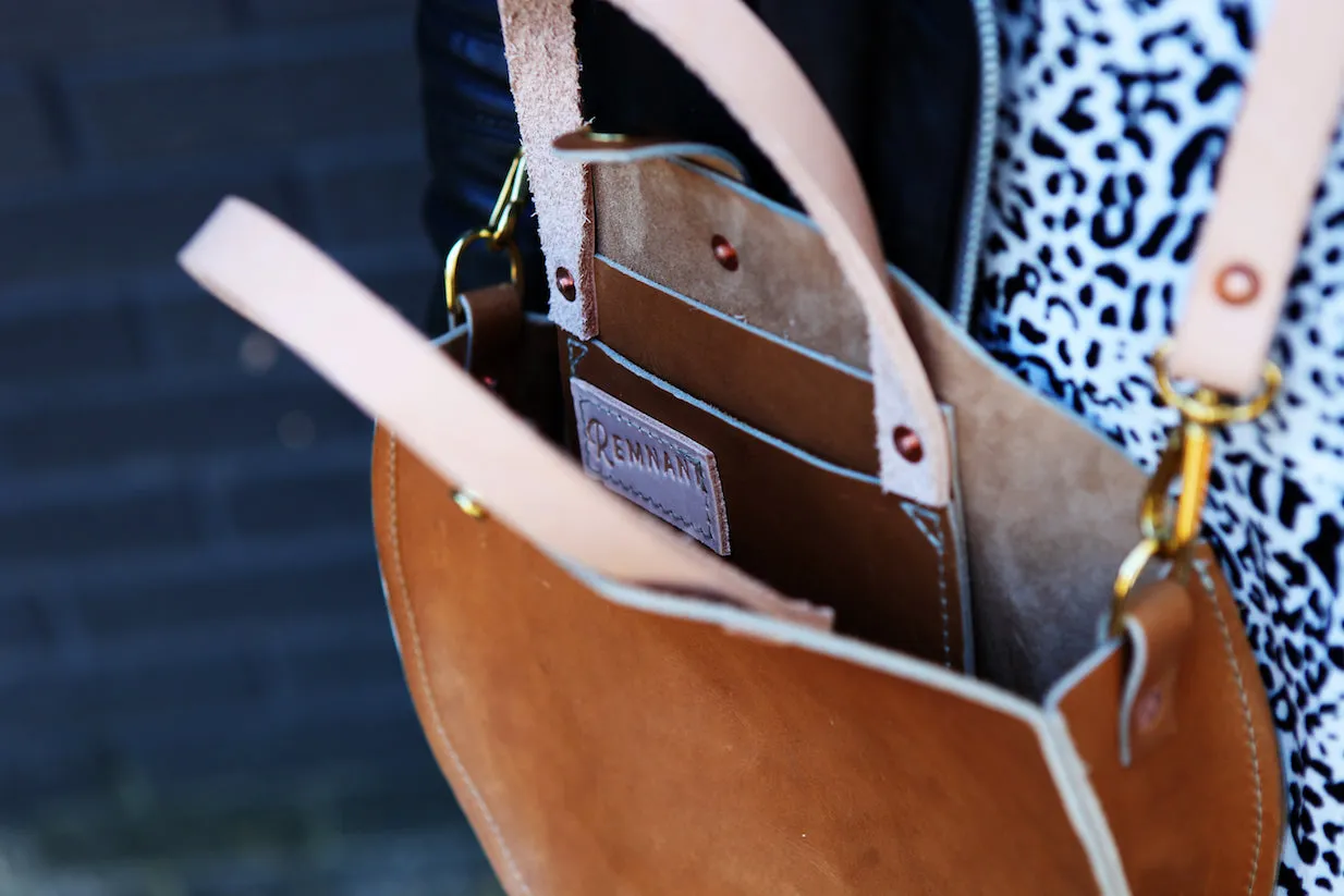 the roundabout crossbody, honey tan