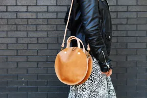 the roundabout crossbody, honey tan