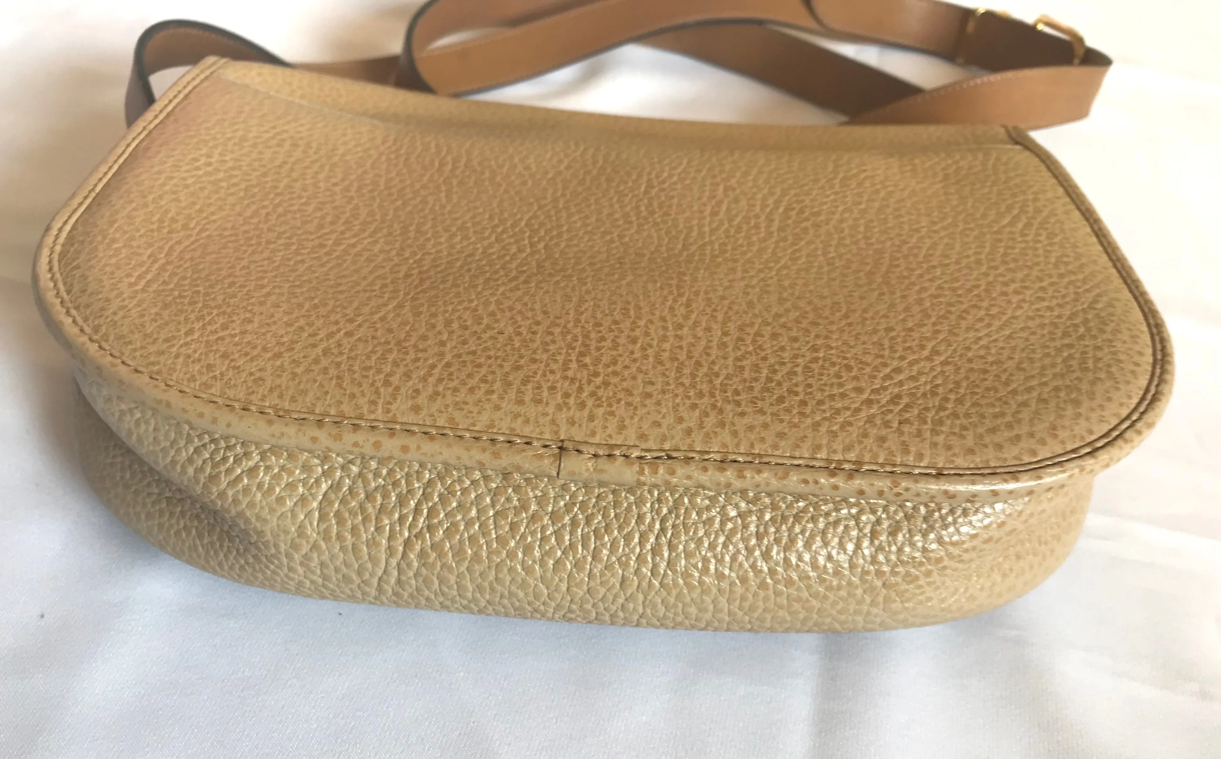 Vintage Christian Dior nude beige leather purse, shoulder bag with golden Dior motif. Classic purse. 0506286