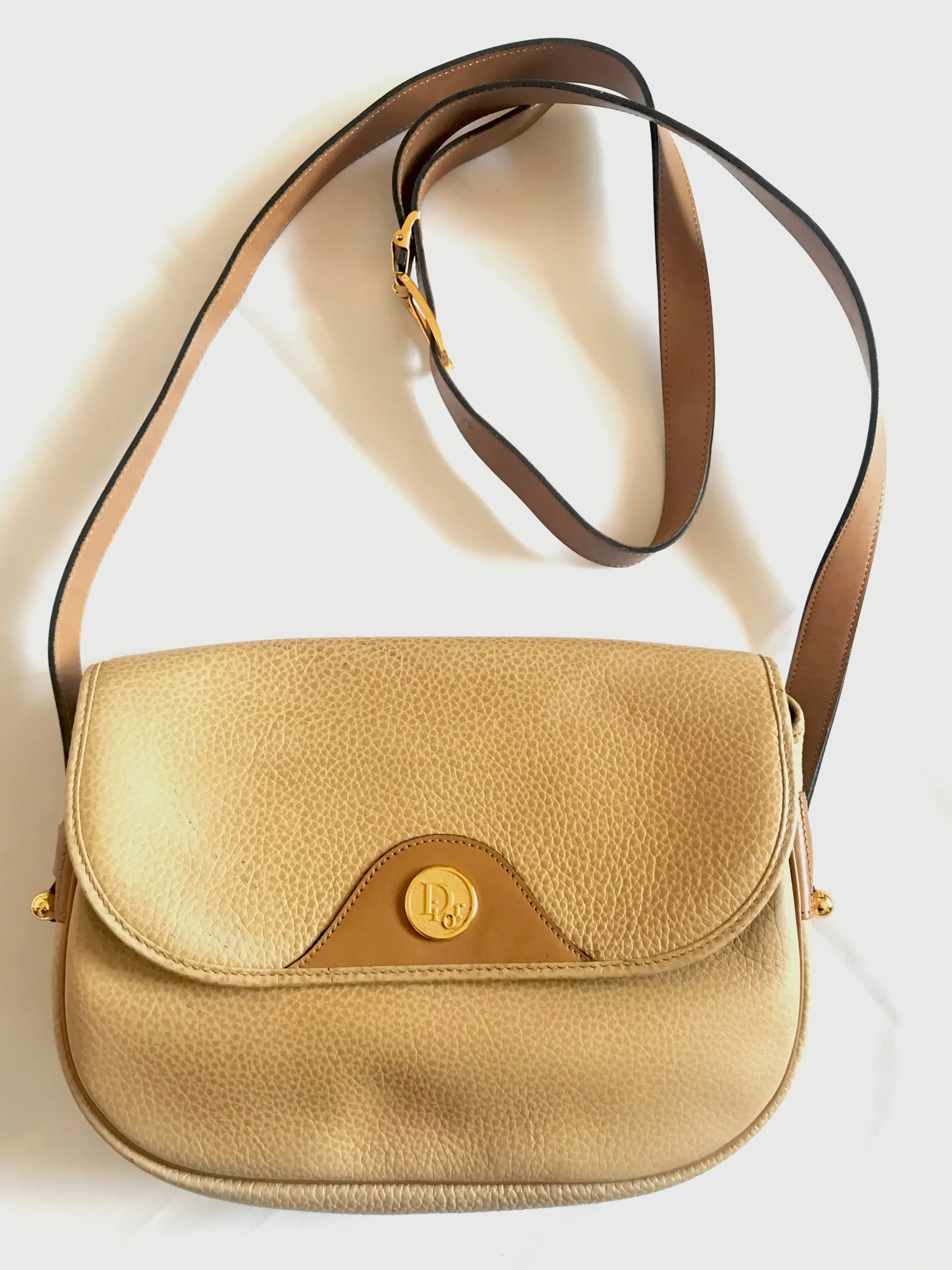 Vintage Christian Dior nude beige leather purse, shoulder bag with golden Dior motif. Classic purse. 0506286