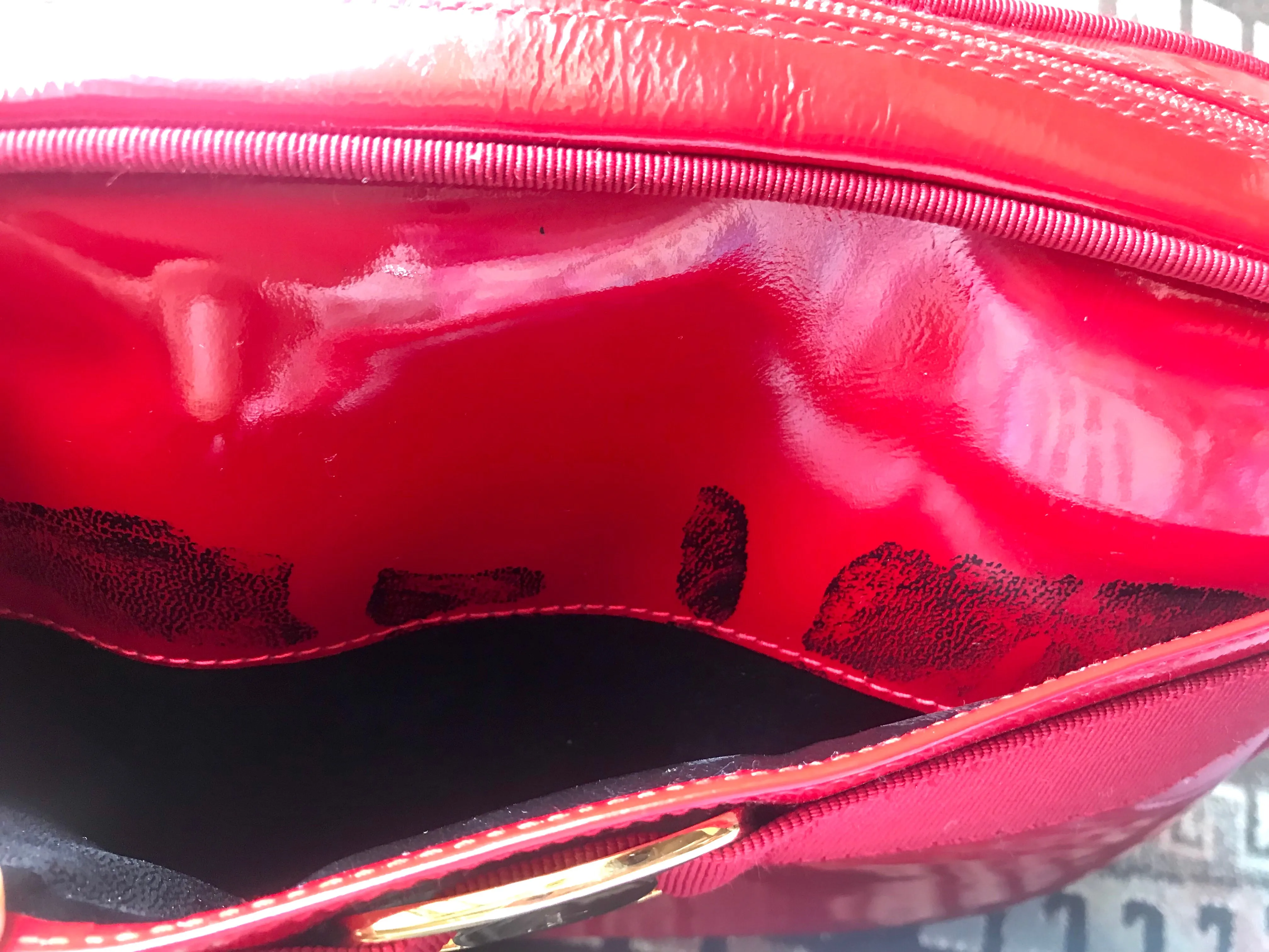 Vintage Salvatore Ferragamo vara collection patent enamel lipstick red shoulder bag with gold tone bow charm. Classic purse. 050407r3